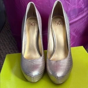 Joan & David Silver Pumps